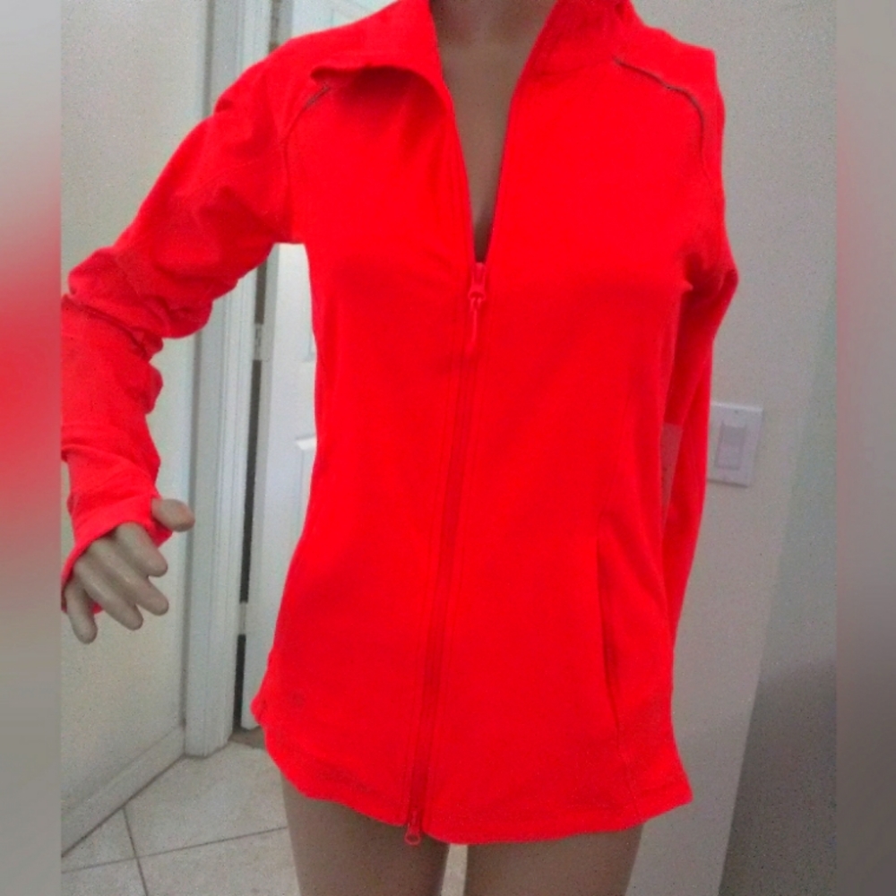 BNWT ATHLETIC TOP NEON / BY ATTIVO SZ. SM. LONG SLEEVE REFLECTOR LINES THUMBHOLE